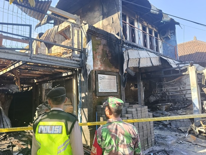 Musibah kebakaran toko bangunan di Jalan Batur Sari Nomor 75A, Desa Sanur Kauh, Kecamatan Denpasar Selatan, Kota Denpasar, Minggu (14/5/2023). (Dok. Polresta Denpasar)