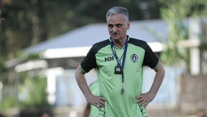 Pelatih PSS Sleman Marian Mihail.