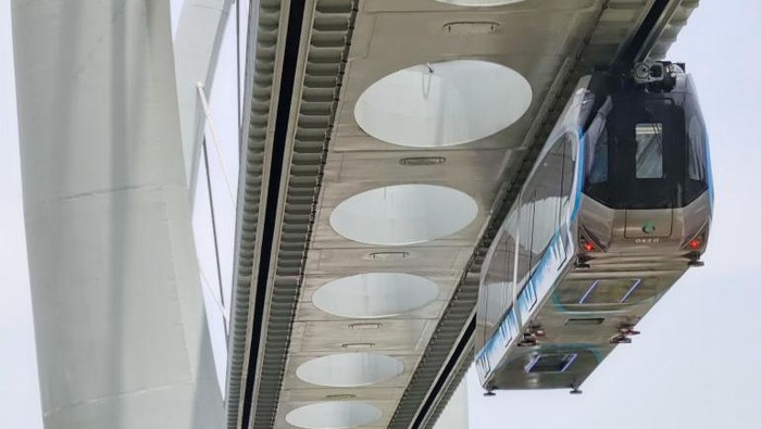 Penampakan Skt Train di Wuhan Saat Jalani Uji Coba China melakukan uji coba sky train yang ada di Wuhan. Begini penampakannya.