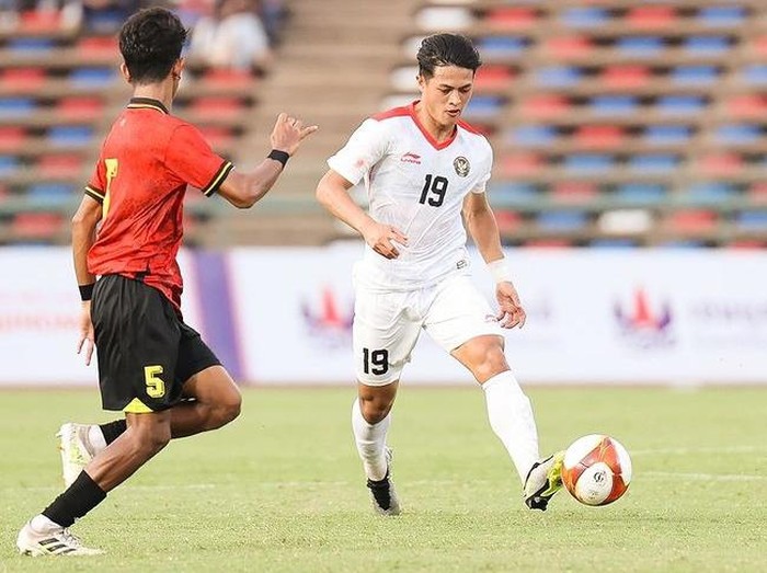Penampilan pemain PSIS Semarang, Alfeandra Dewangga saat membela Timnas Indonesia melawan Timor Leste dalam laga Grup A SEA Games 2023 Kamboja.