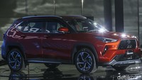 Mobil itu ditawarkan dengan mesin bensin 1.5 liter berkode 2NR-VE dengan figur tenaga 78 kW dan torsi 138 Nm. Pada varian bensin ini ditawarkan dengan pilihan transmisi manual dan CVT.
