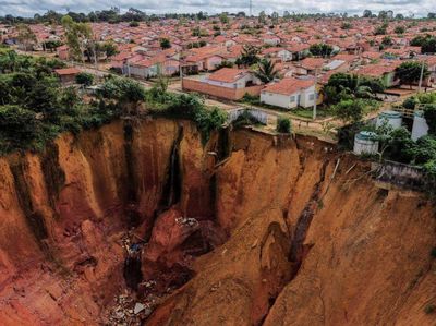 Potret Ngerinya Tanah Terbelah di Brasil
