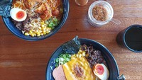 Lelah beraktivitas, mengisi tenaga dengan berburu kuliner patut dilakukan. Karena di sini tersedia aneka kuliner menarik, mulai dari ramen, es krim, gelato, hidangan khas sunda, dan lain sebagainya. (Weka Kanaka/detikcom)