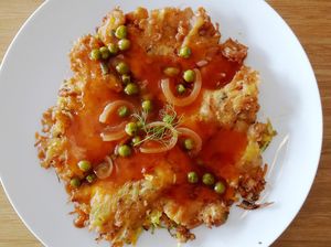 Resep Fuyunghai Ayam dan Sayuran dengan Saus Asam Manis