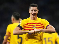 Ada klub Arab Saudi yang meminati Robert Lewandowski dengan gaji Rp 2,4 triliun per tahun. Lewandowski masih mau bertahan di Barcelona (Getty Images)