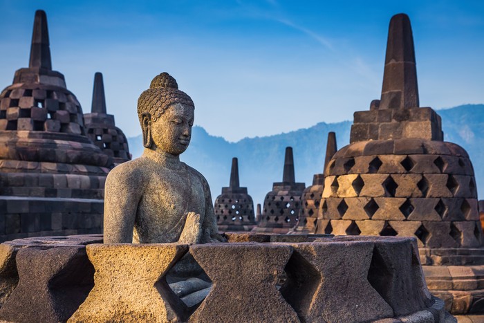 Perjalanan Spiritual Waisak di Candi Borobudur: Sebuah Tradisi Berabad-abad