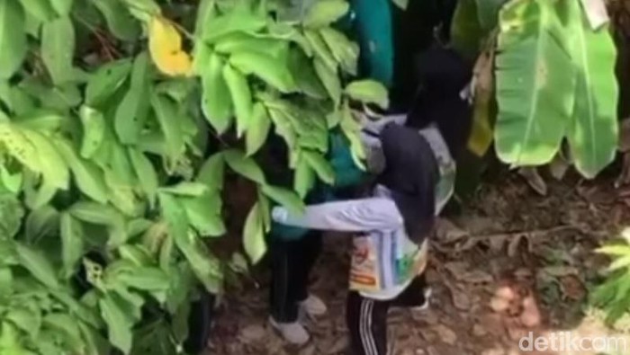 Siswi SMA di Palembang mendapat perlakuan kasar dari seniornya saat diksar.