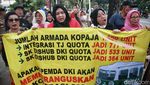 Tolak Pengurangan Jumlah Armada, Pemilik Kopaja Demo Balai Kota