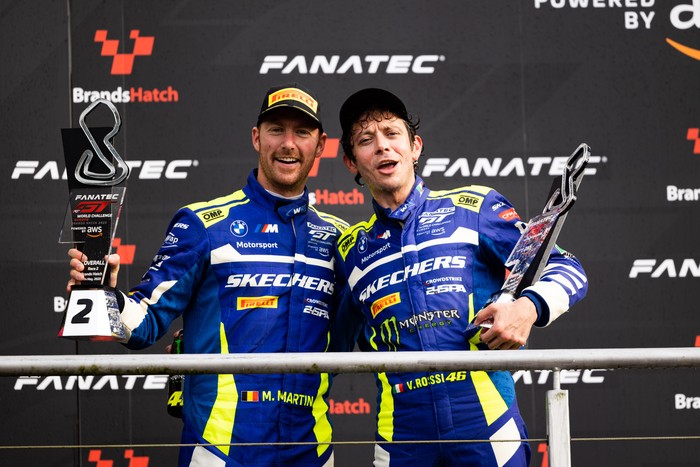 Valentino Rossi naik podium di GT World Challenge Europe Valentino Rossi naik podium di GT World Challenge Europe
