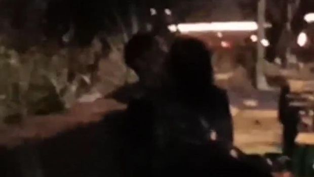 Viral video aksi mesum di warkop Mojokerto bawa anak kecil.