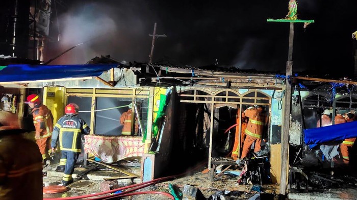 3 Petak Rumah Semi Permanen Dilahap Si Jago Merah