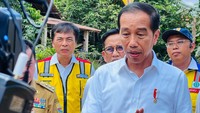 Jokowi menyatakan jalan-jalan rusak itu, baik dari jalan kabupaten/kota hingga jalan nasional akan diambil alih perbaikannya oleh pemerintah pusat. 