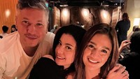 Andi Annisa ternyata pernah hang out bareng Gading Marten dan Meidina di London. Ia merayakan ulang tahunnya di sana.