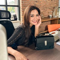 Andi Annisa Lasyah diketahui memang menjadi lawan main Fandy Christian dalam sebuah sinetron yang saat ini sedang tayang. Isu dirinya yang diduga menjadi orang ketiga dalam hubungan Dahlia Poland dan Fandy Christian membuat Andi Annisa kini jadi sorotan. Foto: Instagram/@andiannsyah