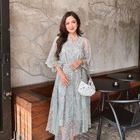 Nama Andi Annisa Lasyah sendiri mulai banyak dikenal melalui perannya dalam FTV Suara Hati Istri. Dalam FTV terseebut Andi Annisa memerankan karakter wanita yang seringkali tersakiti. Foto: Instagram/@andiannsyah