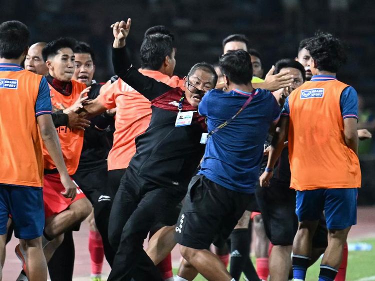 Detik-detik Baku Hantam Indonesia vs Thailand di Final SEA Games