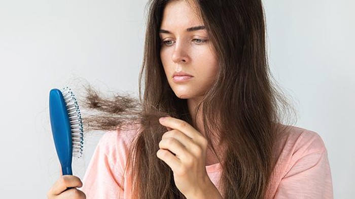 Benarkah Kebiasaan Ngopi Bisa Bikin Rambut Rontok? Ini Penjelasannya