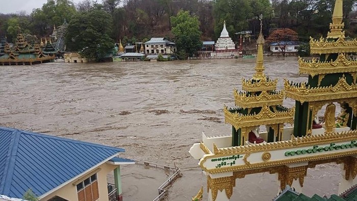 In this photo provided by Myanmar Military True News Information Team on Monday, May 15, 2023, a flooded area caused by Cyclone Mocha is seen near Mann Shwe Sat Taw pagoda in Magwe Division, central Myanmar. Rescuers early Monday evacuated about 1,000 people trapped by seawater 3.6 meters (12 feet ) deep along western Myanmars coast after the powerful cyclone injured hundreds and cut off communications. (Military True News Information Team via AP)