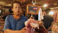Lebih lanjut, ia juga menyinggung soal risiko kesehatan yang disebabkan oleh daging yang terinfeksi demam babi afrika atau African Swine Fever (ASF). Walaupun hingga saat ini belum ada bukti infeksi atau penularan pada manusia akibat memakan daging babi yang terinfeksi, ia menyarankan masyarakat agar tetap waspada.