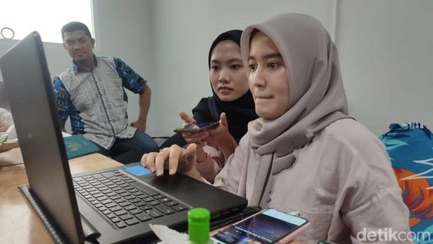 Dua mahasiswi Medan dapat tiket konser Coldplay Kuala Lumpur 2023