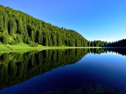 Foto-foto Refleksi Bentang Alam yang Indahnya Kebangetan