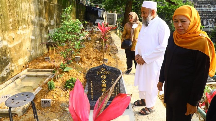 Gubernur Khofifah ziarah makam PMI di Hong Kong yang meninggal akibat COVUD-19