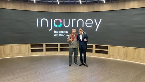 Gubernur NTB Zulkieflimansyah saat bertemu dengan Dony Oskaria Dirut Injourney dan Maya Watono Direktur Marketing dan Program Pariwisata di Jakarta, Senin (15/5/2023) kemarin. Foto: Istimewa