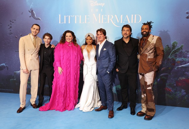 Film produksi Disney ini turut menampilkan bintang ternama lainnya. Sebut saja Melissa McCharty yang berperan sebagai Ursula, Javier Bardem sebagai Raja Triton, dan Daveed Diggs yang mengisi suara untuk Sebastian. (Foto: Hoda Davaine/Dave Benett/WireImage)