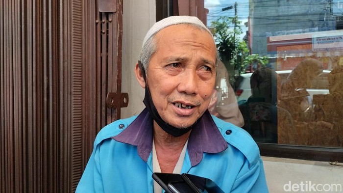 Sri Suharto (69) ditemui di lokasi parkir, Selasa (16/5/2023).