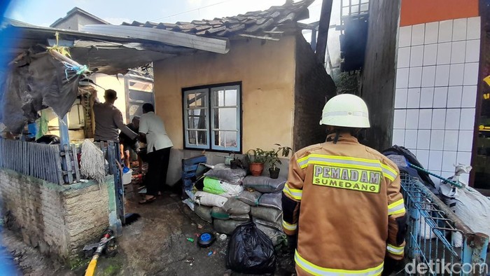 Kebakaran rumah di Sumedang.