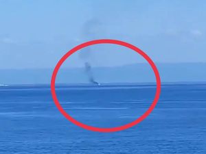 Viral Kapal Dikira Kebakaran, Ternyata Cerobong Asap Tebal