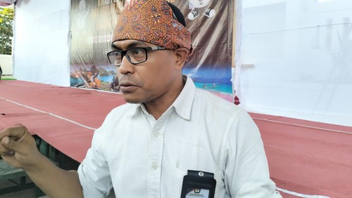 Komisioner KPUD Manggarai Barat Krispianus Bheda, Senin (15/5/2023). (Ambrosius Ardin)