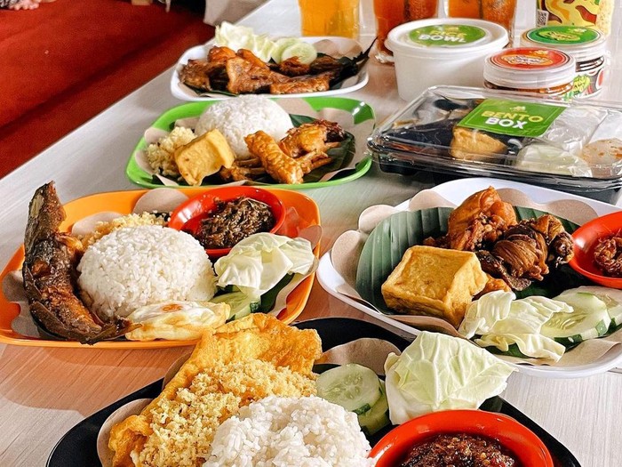 Kuliner langganan mahasiswa UGM dan UNY di Yogyakarta.