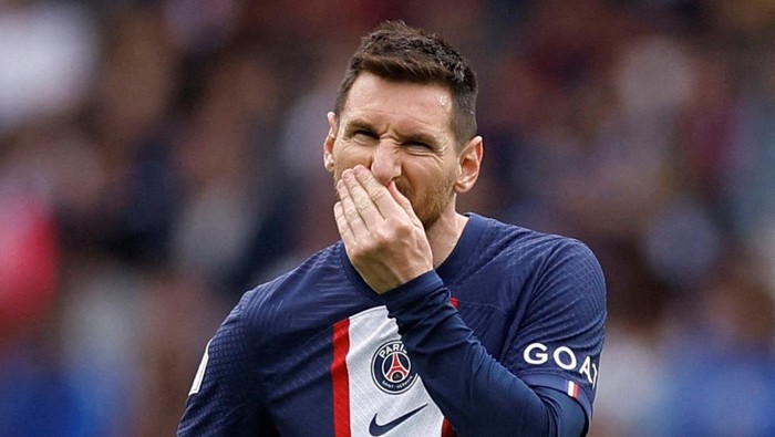 FILE PHOTO: Soccer Football - Ligue 1 - Paris St Germain v Lorient - Parc des Princes, Paris, France - April 30, 2023 Paris St Germains Lionel Messi reacts  REUTERS/Christian Hartmann/File Photo