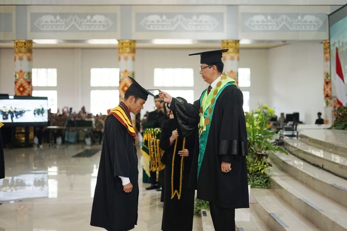 Lulusan doktor non muslim dari UIN Raden Intan Lampung