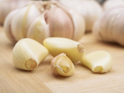 7 Manfaat Makan Bawang Putih, Bikin Kulit Mulus dan Cegah Diabetes