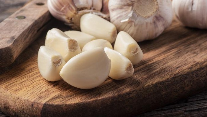 7 Manfaat Makan Bawang Putih, Bikin Kulit Mulus dan Cegah Diabetes