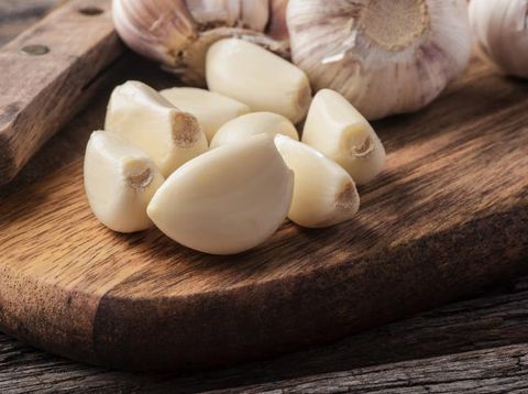 7 Manfaat Makan Bawang Putih, Bikin Kulit Mulus dan Cegah Diabetes