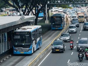 Nasib Koridor 9 TransJ: Dalam Sebulan, 8 Kali Separator Jadi Korban