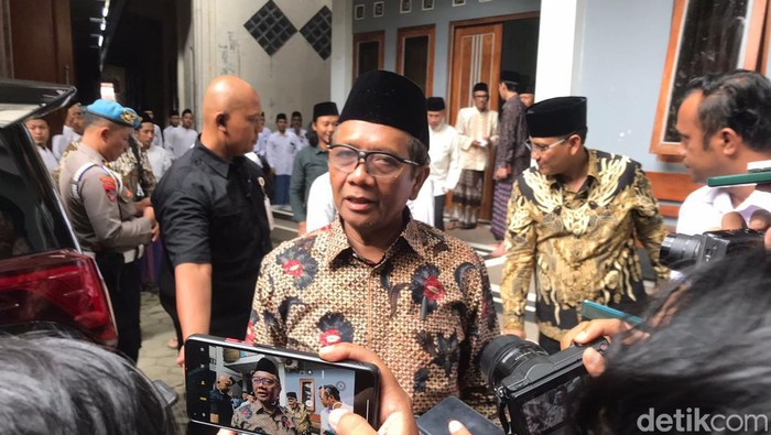 Menko Polhukam Mahfud Md di Ponpes Krapyak, Sewon, Bantul, Selasa (16/5/2023).