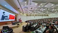 Berbicara geopolitik, dalam kuliahnya, Hasto memaparkan pemikiran geopolitik Soekarno yang bercorak kritis sebagai Progressive Geopolitical Coexistence. 