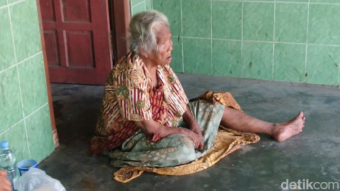 Nenek Rukmi Tulungagung