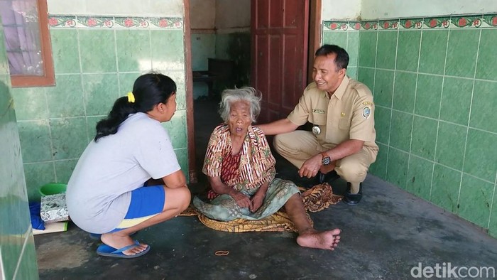 Nenek Rukmi Tulungagung