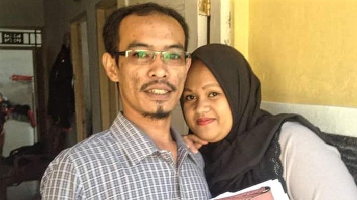 Nurul (kanan) TKW asal Sukabumi yang hilang kontak di Dubai