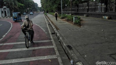 Parkir Liar di Depan Masjid Istiqlal Ditertibkan