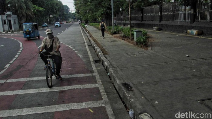 Praktik Jukir Liar Merajalela di Area Parkir Istiqlal, Ganggu Ketertiban Pengunjung