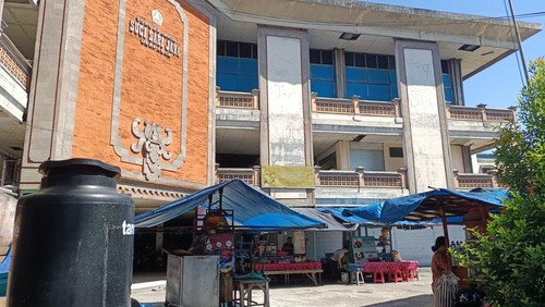 Pasar Suci Sari Jaya Denpasar atau yang biasa disebut Pasar Suci di Jalan Hasanuddin, Denpasar, Bali, Senin (15/5/2023)