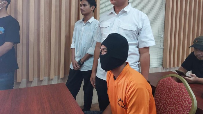 Pelaku penjualan landak Jawa di Jember saat diamankan