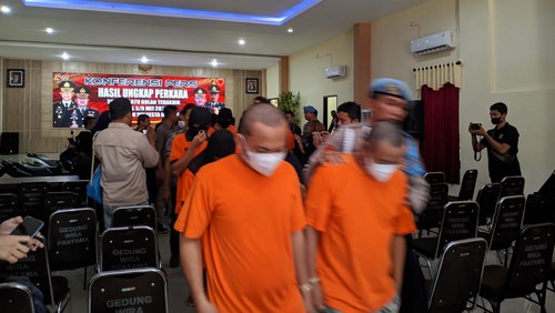 Oknum LSM dan wartawan ditangkap karena lakukan pemerasan, Selasa (16/5/2023). Foto: Ahmad Viqi/detikBali.