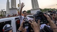 Kandidat PM Thailand dari partai Move Forward, Pita Limjaroenrat, menyatakan dirinya siap membentuk pemerintahan mayoritas menyusul kemenangan bersejarah partai oposisi dalam pemilu 14 Mei. Pita menyatakan partainya siap beraliansi dengan partai oposisi lainnya. Agar bisa terpilih menjadi PM Thailand, seorang kandidat harus mendapatkan dukungan lebih dari setengah anggota parlemen gabungan. Ini berarti, Pita harus mengkonsolidasikan sedikitnya 376 suara -- baik dari kedua majelis ataupun hanya dari DPR -- untuk bisa memenangkan jabatan PM dan membentuk pemerintahan.